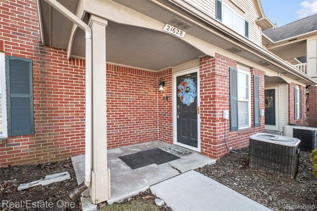 21628 Majestic Drive, Brownstown Charter Township, MI 48183