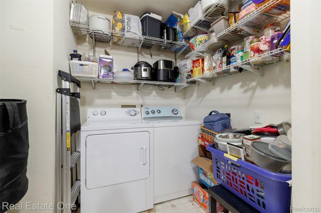 21628 Majestic Drive, Brownstown Charter Township, MI 48183