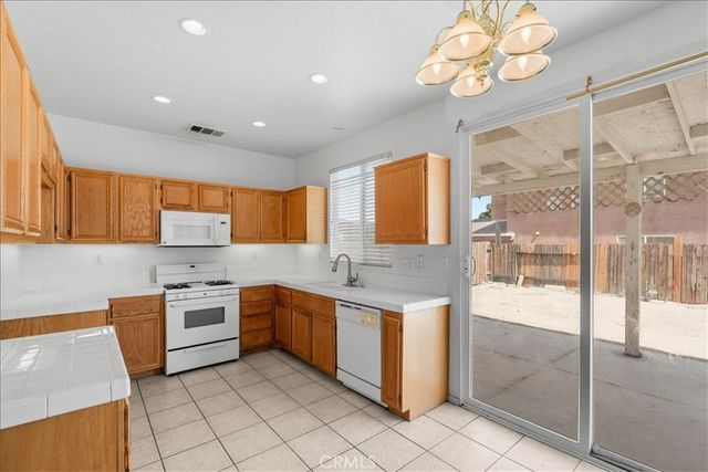 13736 Sunshine Terrace, Victorville, CA 92394
