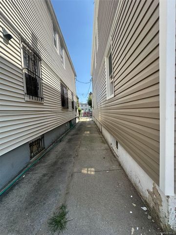 17205 89th Avenue, Jamaica, NY 11432