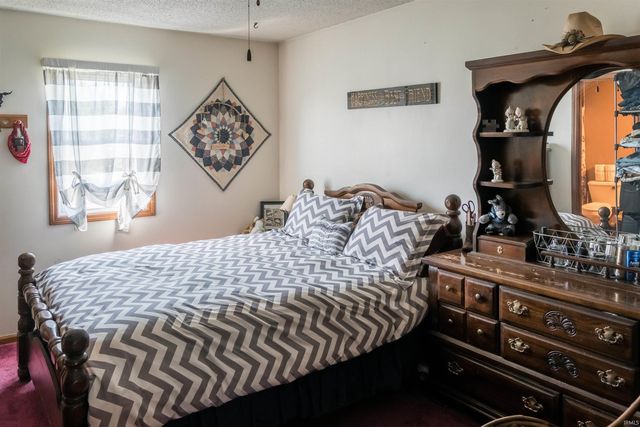 213 Granada Drive, Kendallville, IN 46755
