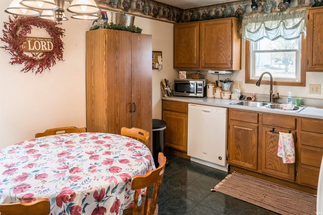 213 Granada Drive, Kendallville, IN 46755