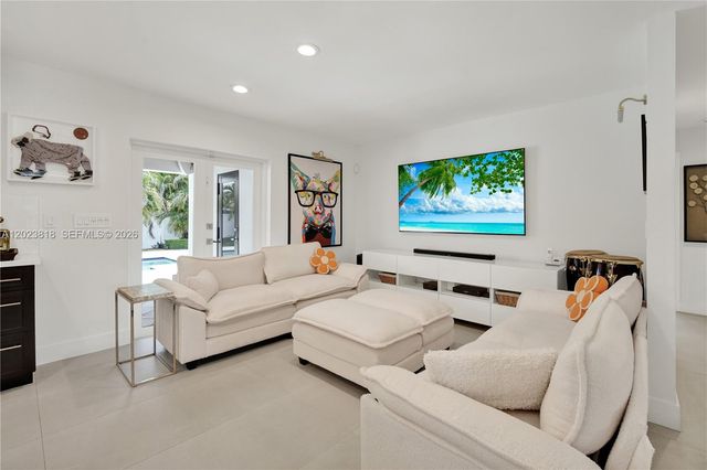 13023 SW 6th St, Miami, FL 33184
