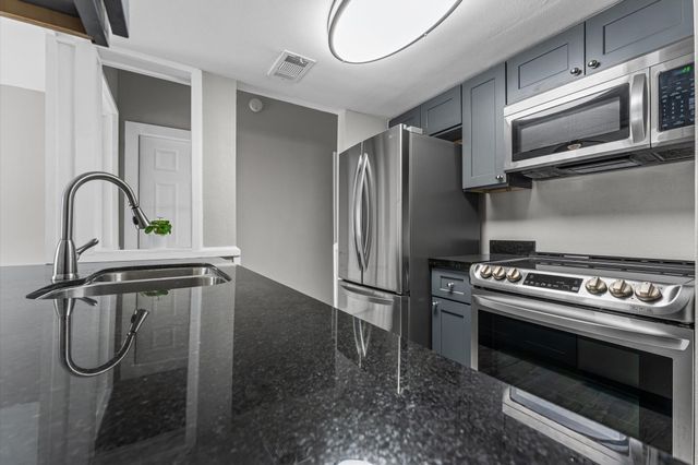 830 Threadneedle Street 240, Houston, TX 77079