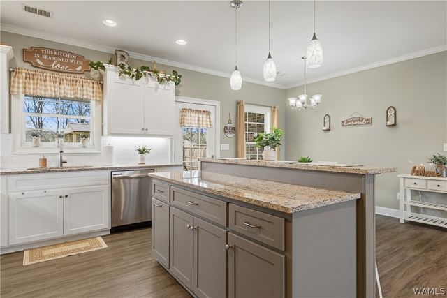 11981 LOWER HULL, Moundville, AL 35474