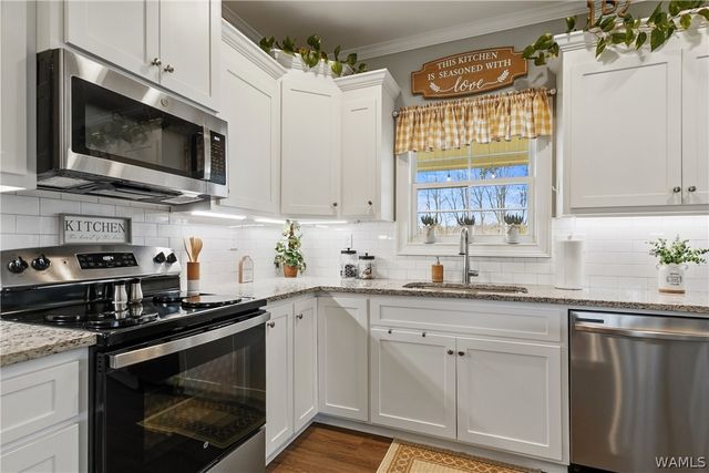 11981 LOWER HULL, Moundville, AL 35474