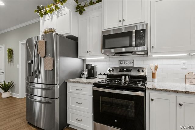 11981 LOWER HULL, Moundville, AL 35474