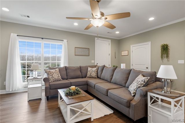 11981 LOWER HULL, Moundville, AL 35474