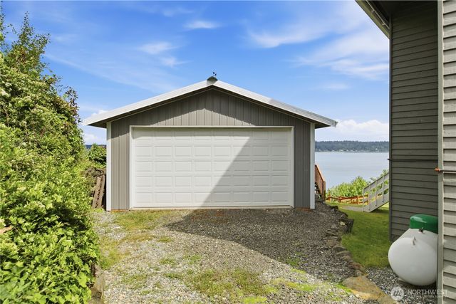 2653 NE Fern Glen Road, Poulsbo, WA 98370