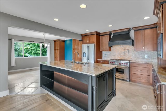 2653 NE Fern Glen Road, Poulsbo, WA 98370