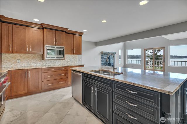 2653 NE Fern Glen Road, Poulsbo, WA 98370