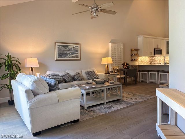 55 Emerald Woods DR C8, Naples, FL 34108