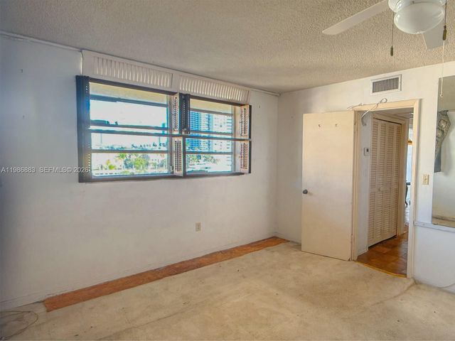 2930 Point East Dr E601, Aventura, FL 33160
