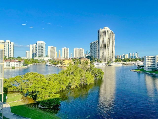 2930 Point East Dr E601, Aventura, FL 33160