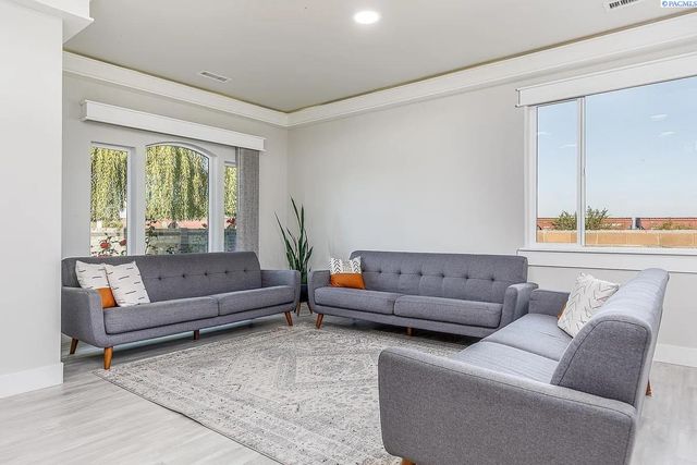 4614 W Metaline Ave, Kennewick, WA 99336