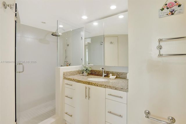 7135 Collins Ave 1105, Miami Beach, FL 33141