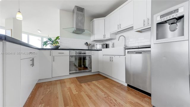 7135 Collins Ave 1105, Miami Beach, FL 33141