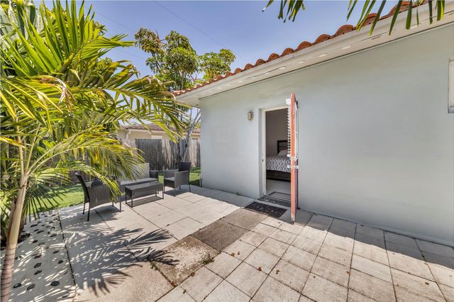 641 NE 16th Street B, Fort Lauderdale, FL 33304