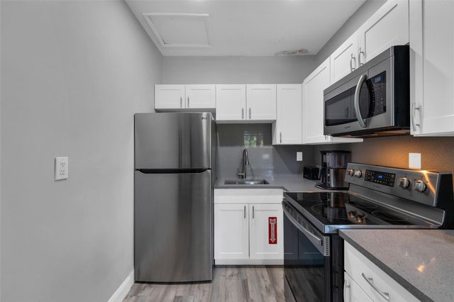 641 NE 16th Street B, Fort Lauderdale, FL 33304