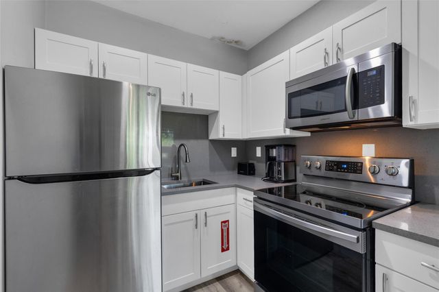 641 NE 16th Street B, Fort Lauderdale, FL 33304