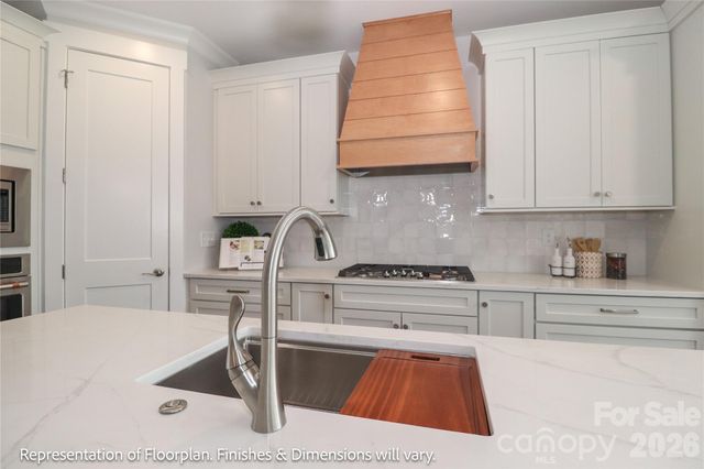 372 Kenway Loop, Mooresville, NC 28117