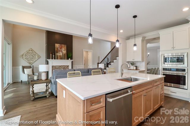 372 Kenway Loop, Mooresville, NC 28117