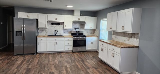 2120 Chestnut Lane, Pasadena, TX 77502