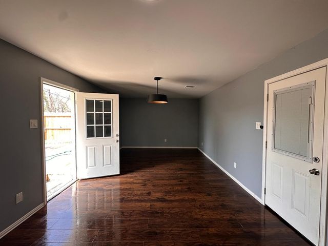 2120 Chestnut Lane, Pasadena, TX 77502