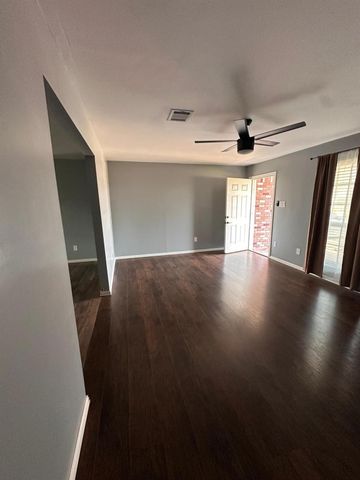 2120 Chestnut Lane, Pasadena, TX 77502