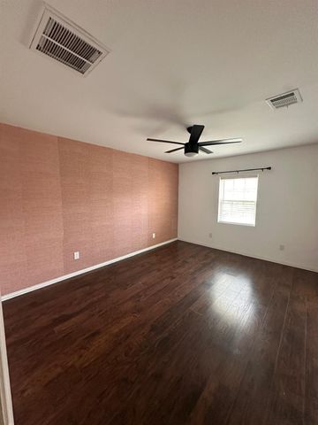 2120 Chestnut Lane, Pasadena, TX 77502