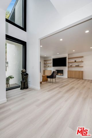 4961 Marmol Drive, Los Angeles, CA 91364