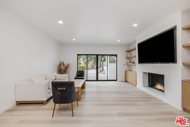 4961 Marmol Drive, Los Angeles, CA 91364