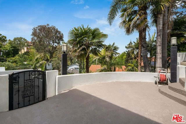 4961 Marmol Drive, Los Angeles, CA 91364