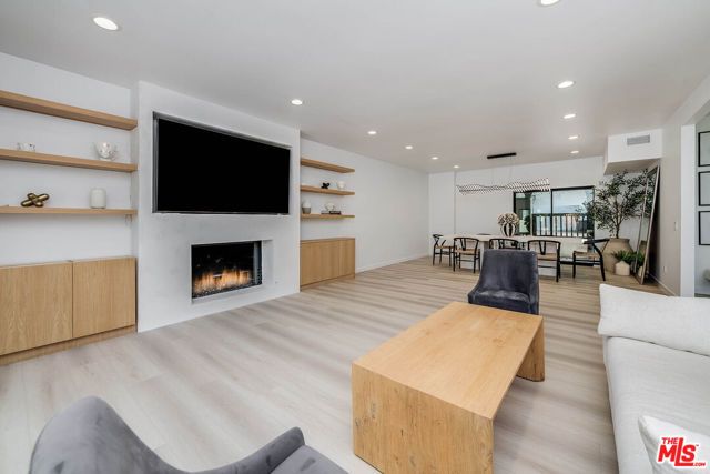 4961 Marmol Drive, Los Angeles, CA 91364