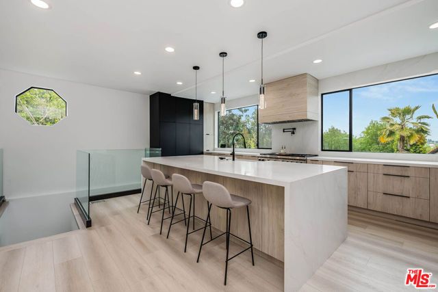 4961 Marmol Drive, Los Angeles, CA 91364