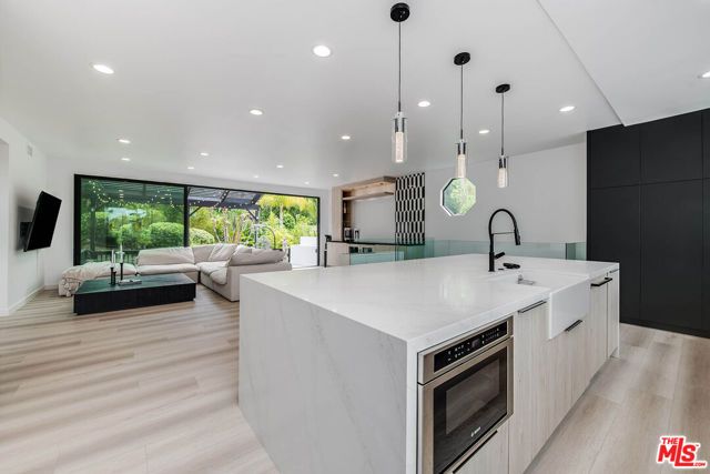 4961 Marmol Drive, Los Angeles, CA 91364