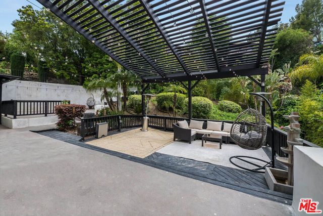 4961 Marmol Drive, Los Angeles, CA 91364