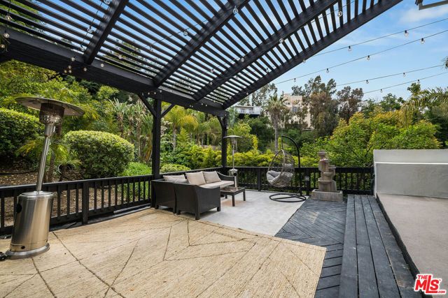 4961 Marmol Drive, Los Angeles, CA 91364