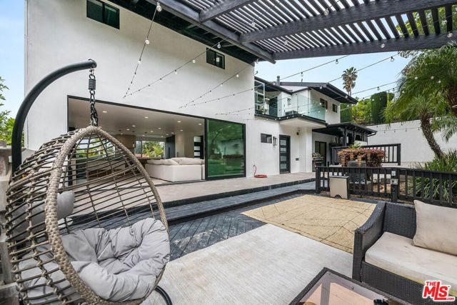 4961 Marmol Drive, Los Angeles, CA 91364
