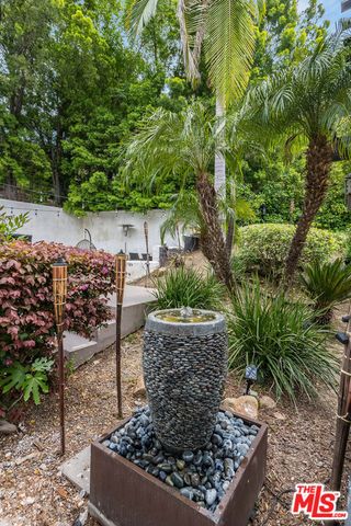4961 Marmol Drive, Los Angeles, CA 91364