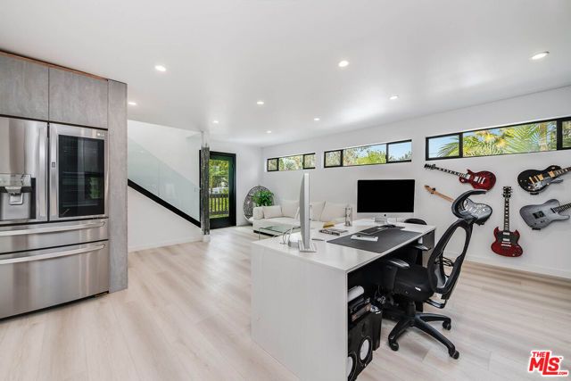 4961 Marmol Drive, Los Angeles, CA 91364