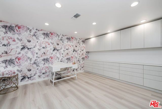 4961 Marmol Drive, Los Angeles, CA 91364