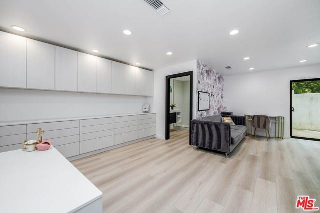 4961 Marmol Drive, Los Angeles, CA 91364