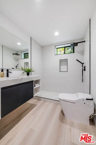 4961 Marmol Drive, Los Angeles, CA 91364