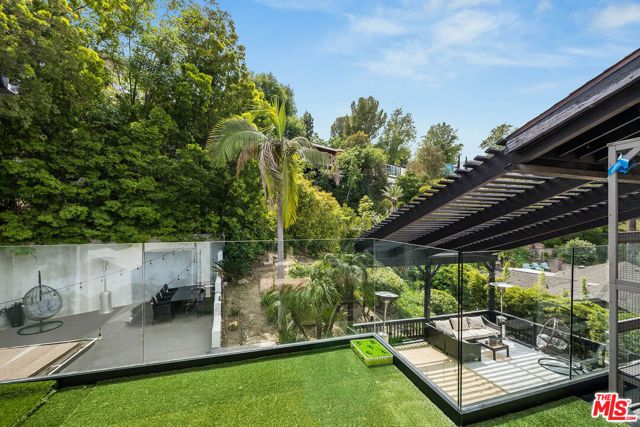 4961 Marmol Drive, Los Angeles, CA 91364
