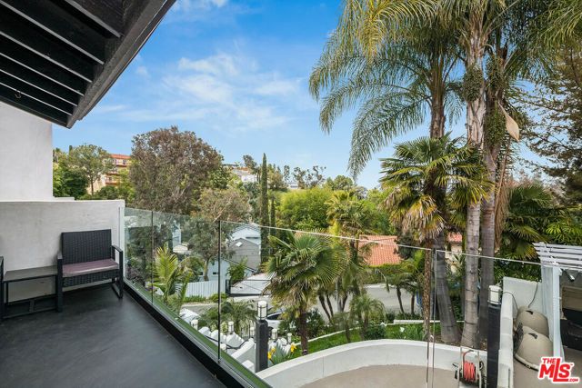4961 Marmol Drive, Los Angeles, CA 91364
