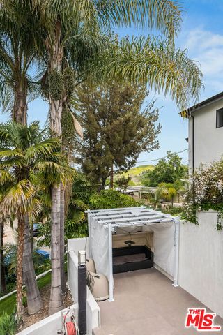 4961 Marmol Drive, Los Angeles, CA 91364