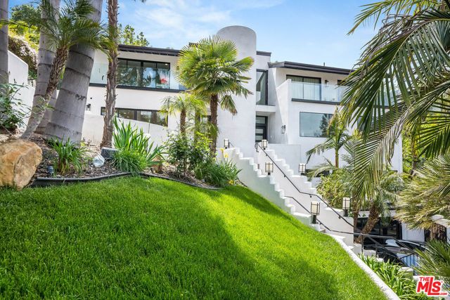 4961 Marmol Drive, Los Angeles, CA 91364