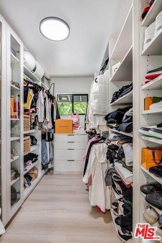 4961 Marmol Drive, Los Angeles, CA 91364