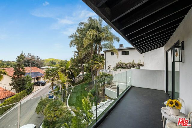 4961 Marmol Drive, Los Angeles, CA 91364